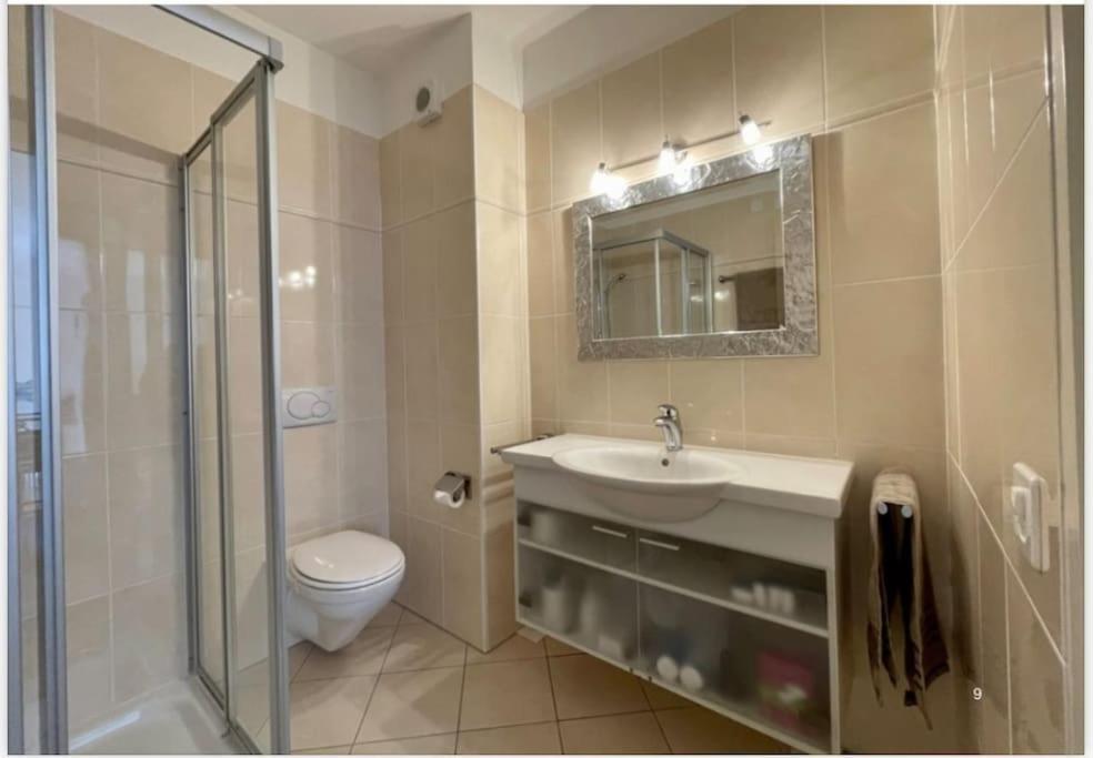 - Apartamento